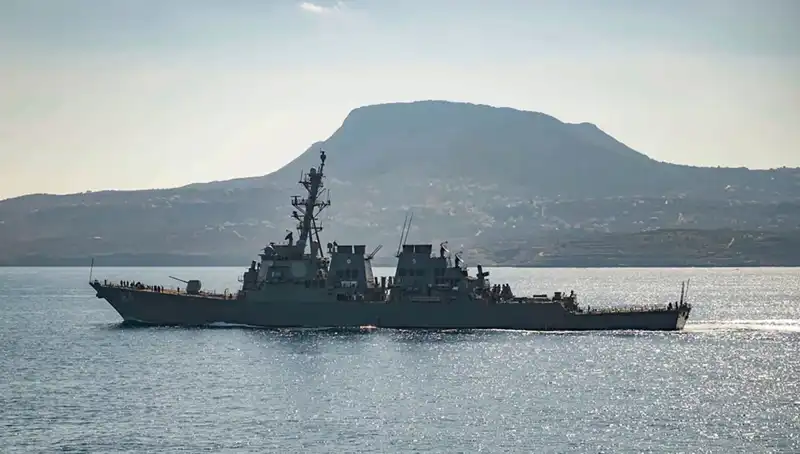 ABD'nin Yunanistan'daki Donanma Üssü, Kaleye Dönüşüyor mu?