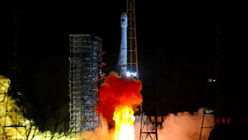 Çin Uzay Araştırmalarında Yeni Bir Adım: Tienvın-2 Asteroid Keşif Aracı Uzaya Gönderildi