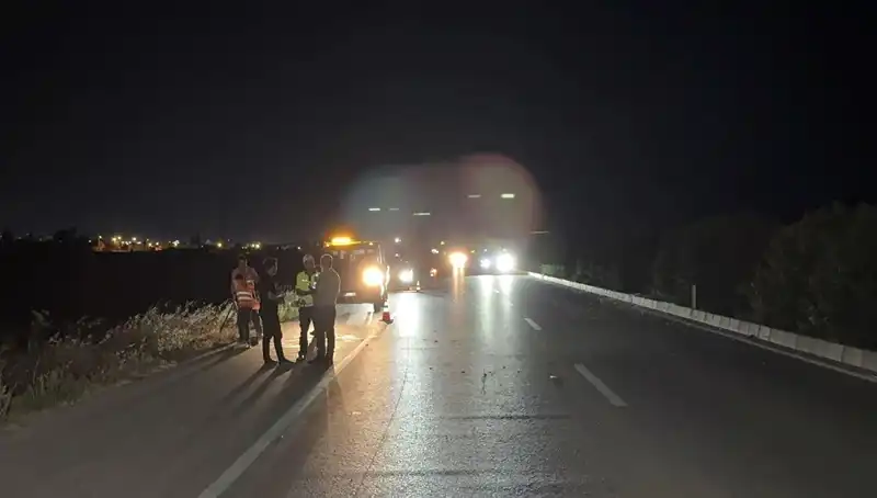 Adana'da Üç Araçlık Zincirleme Trafik Kazası: Olayın Detayları ve Sürücülerin Durumu