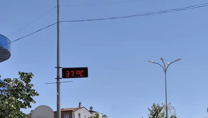 Sıcaklar Rekor Kırıyor: Bir İlçede Termometreler 38 Dereceyi Geçti!