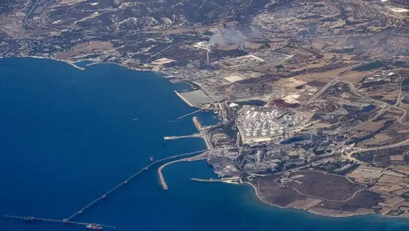 ABD Gemisi, İsrail'e Silah Taşıma Görevi İçin Limasol’a Uğruyor