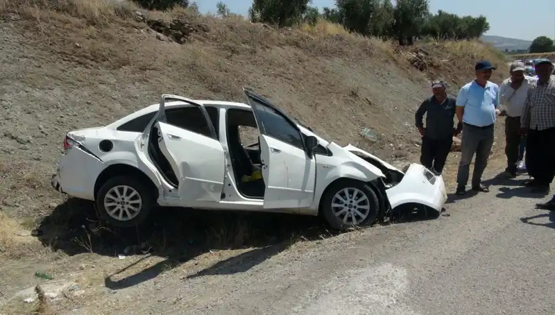 Kilis’te Otomobil Kazası: Birbirine Çarpan Araçlarda Yaralılar Bulundu