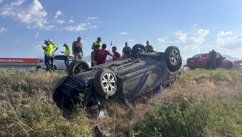 Nişan Töreninden Dönüşte Feci Kaza! 1 Ölü, 4 Yaralı