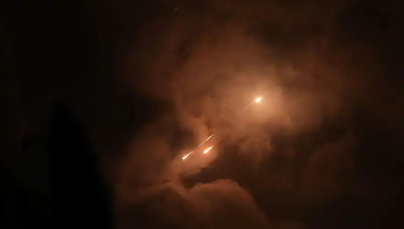 İran'ın Gece Saldırı Stratejisi: Füzelerin Zamana Göre Ateşlenmesinin Sırları