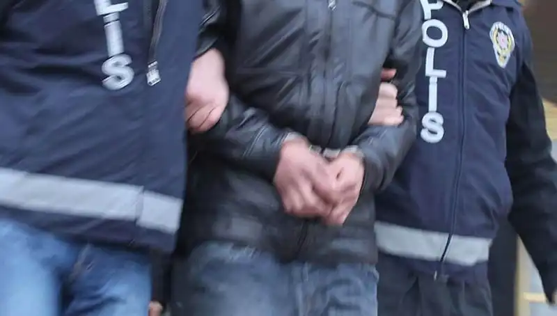 Adana'da Uyuşturucu Denetiminde Şok Çıkarma: 45 Gözaltı Yapıldı!