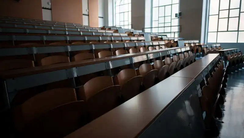 Yurt Dışında Eğitim Almanın Avantajları ve Avrupa'da Yükselen Ücretler
