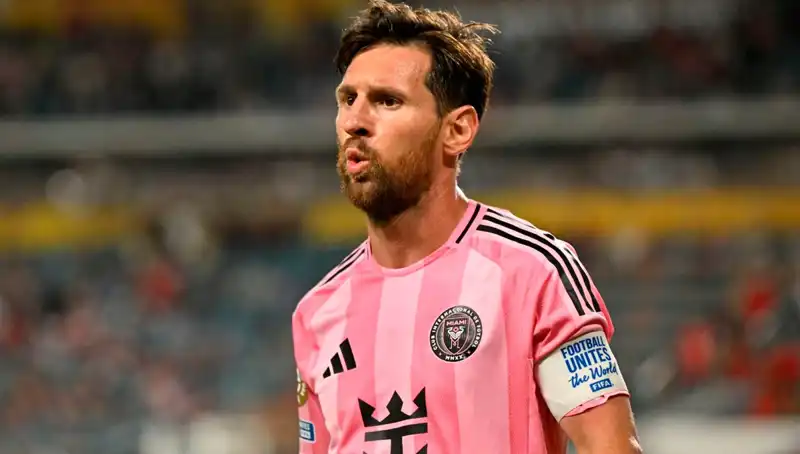 Messi'nin Dönüşü: Son Dakika Şutu Direkten Döndü!