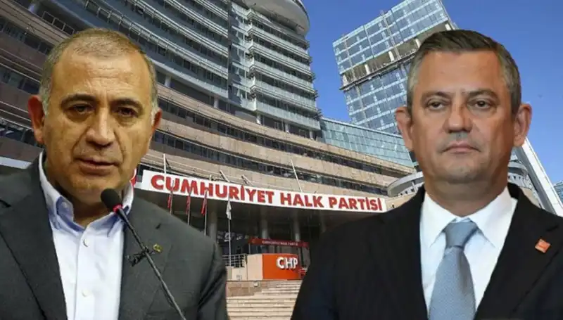 CHP Kuruluş Töreninde Gözler Özgür Özel ve Tekin Üzerinde!