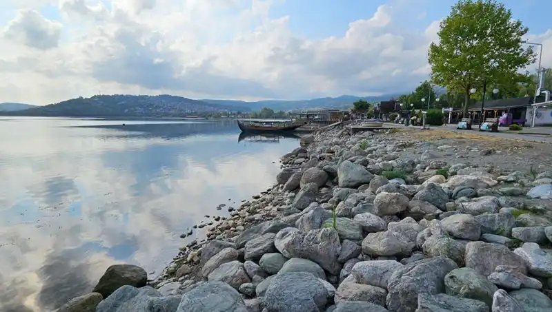 Sapanca Gölü'nde Su Seviyesinin Düşmesi: Doğanın Belirsizliğine Dikkat Çekiyor