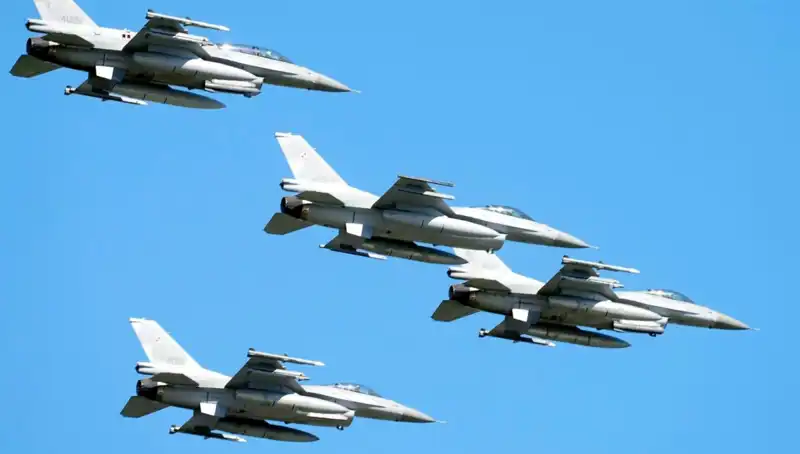 ABD, Ukraynalı Pilotlar İçin Rekor F-16 Eğitim Programı Açıklıyor