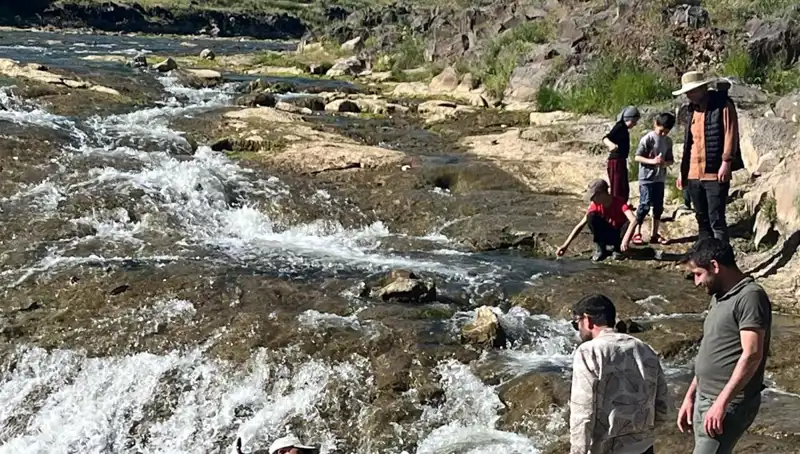 İnci Kefalinin Büyüleyici Göçü: Binlerce Turist Doğu Anadolu'ya Akın Etti