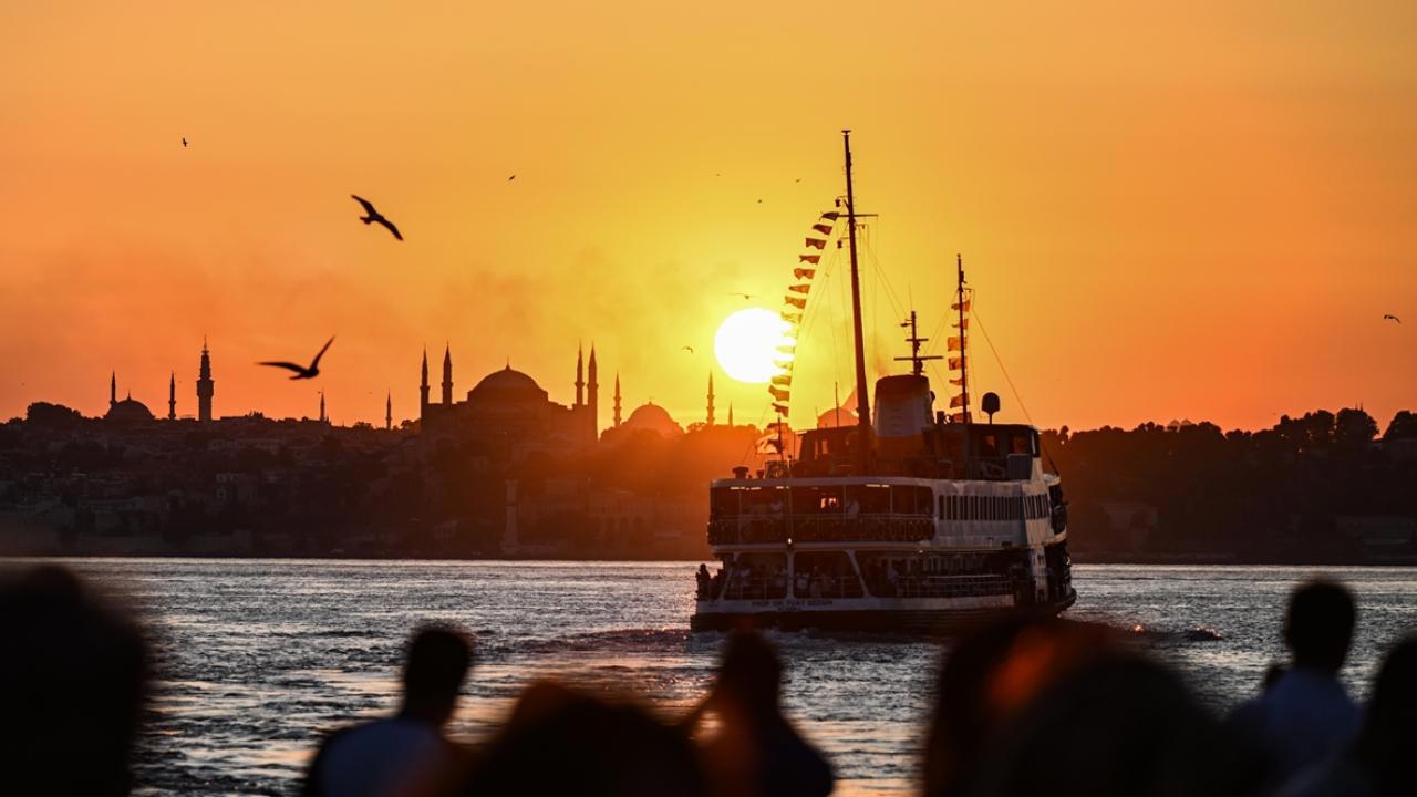 Türkiye Turizm Geliri Rekorunu Yeniledi