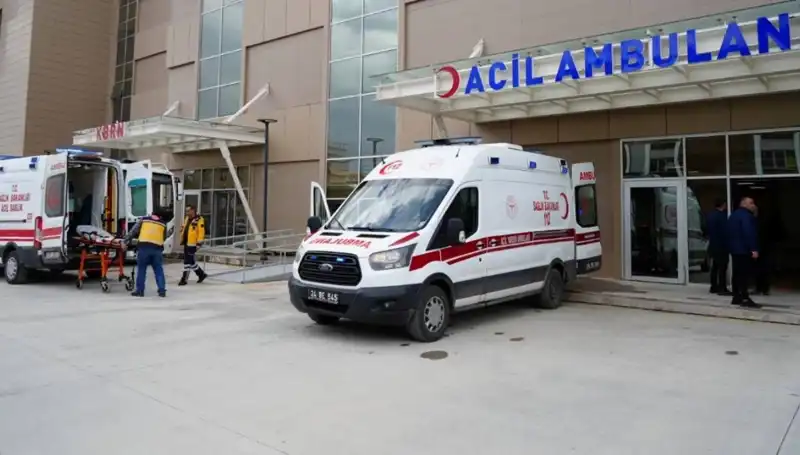 Erzincan'da Korkunç Kaza: Bir Kişi Hayatını Kaybetti, Üç Kişi Yaralı