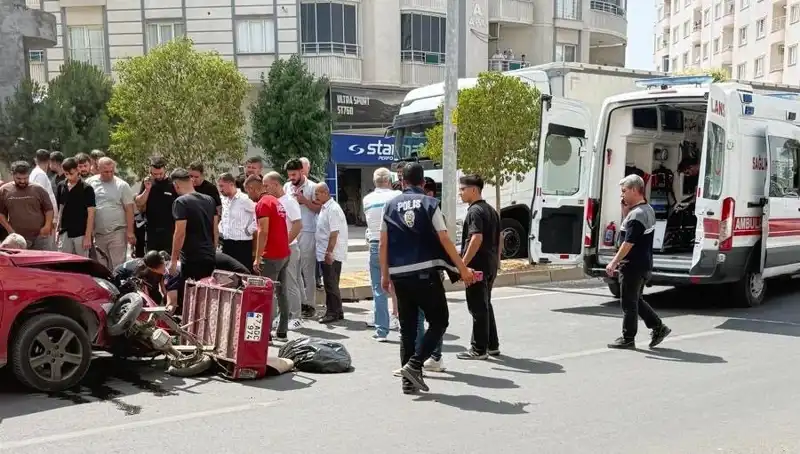 Mardin'de Trafik Kazası: İki Yaralı, Olay Anı Korku Dolu Anlara Sahne Oldu