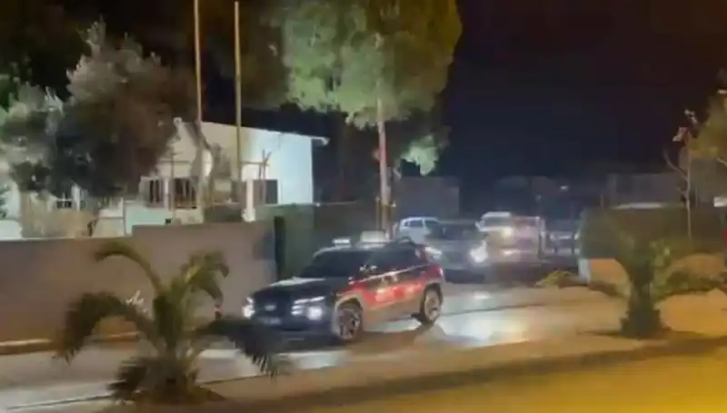 İzmir'de Uyuşturucu Operasyonu: 141 Hükümlü Yakalandı, Sokaklar Temizlendi!