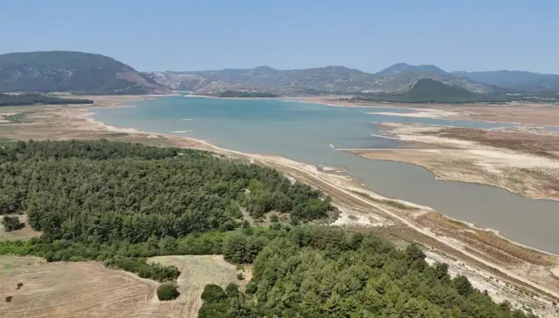 İzmir’de Alarm Zilleri: Suç Oranlarında Yüzde 50 Düşüş Nasıl Açıklandı?