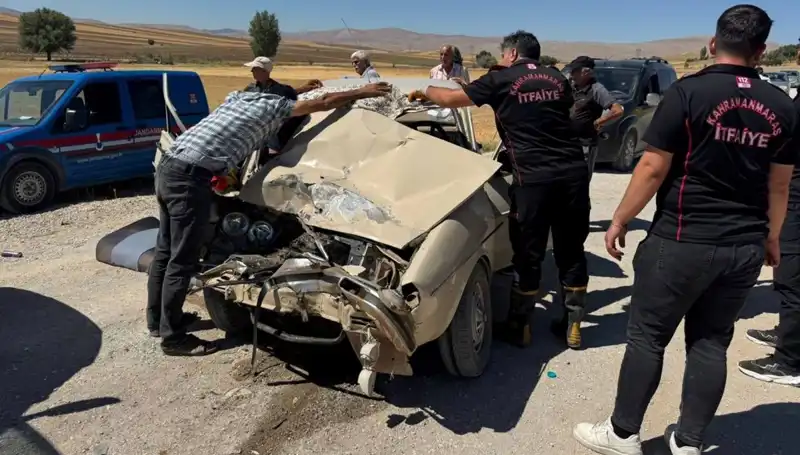 Kahramanmaraş’ta Korkunç Kaza: Kamyonet ve Otomobil Çarpıştı!