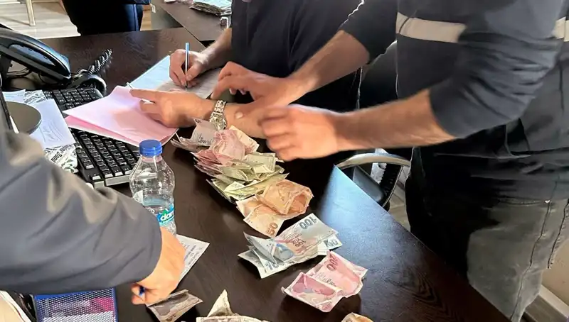 Antalya'da Dilenci Operasyonunda Şok Edici Bulgu: Üzerlerinde 19 Bin Lira!