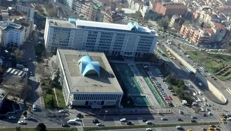 İBB Soruşturmasında Enderun WhatsApp Grubu Mesajlarının Önemi Nedir?