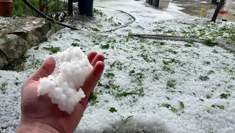 Haziran'da Beklenmedik Dolu Olayı: Şehirler Beyaza Büründü