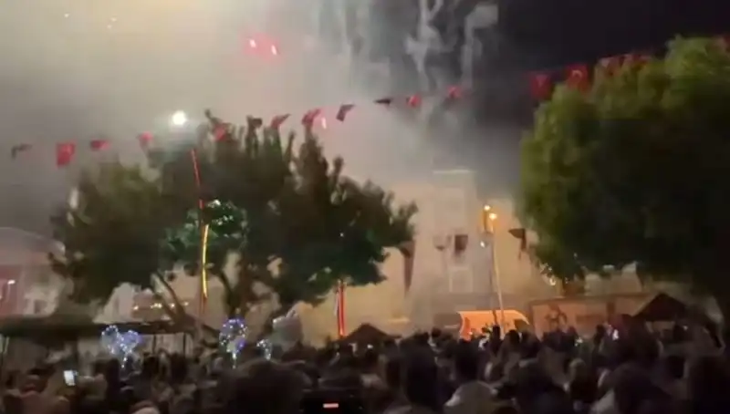 Yılbaşı Havai Fişek Gösterisi, Hastaneye Yatanları Artırdı