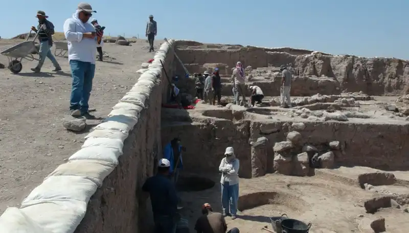 Kilis'teki Oylum Höyük'te Kazı Çalışmaları Yaz Sıcaklarına Rağmen Devam Ediyor