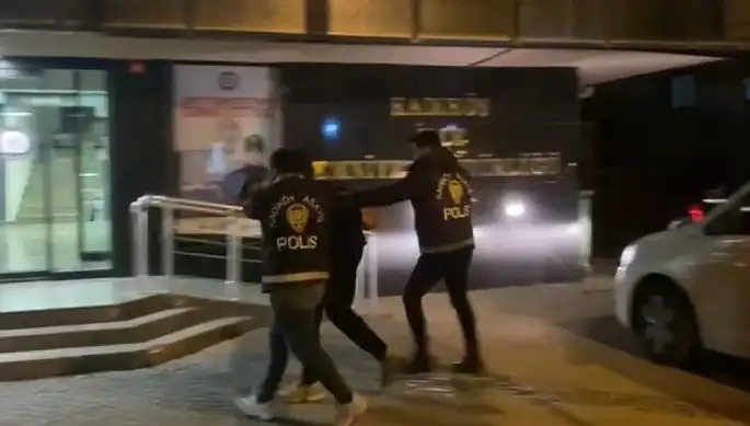 Galatasaray Taraftarına Silahlı Saldırı: Zanlı Yakalandı, Detaylar Ortaya Çıktı!