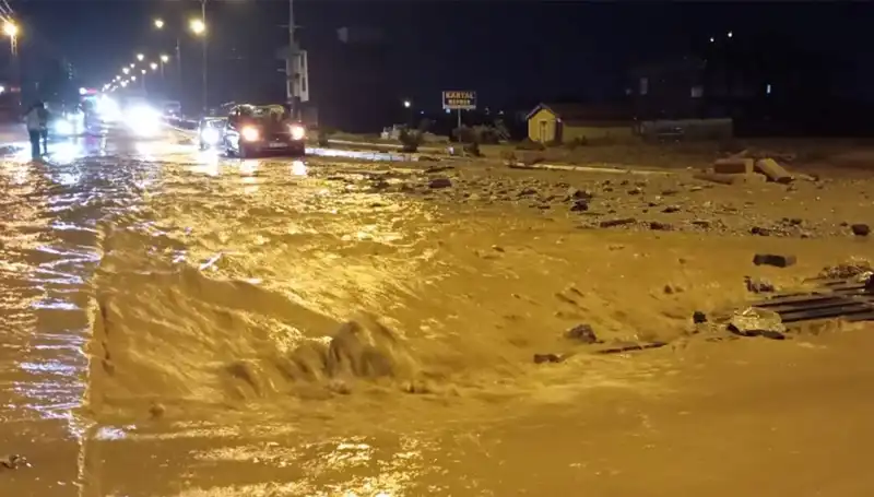 Konya ve Ankara’da Sel Felaketi: Hayat Durma Noktasına Geldi