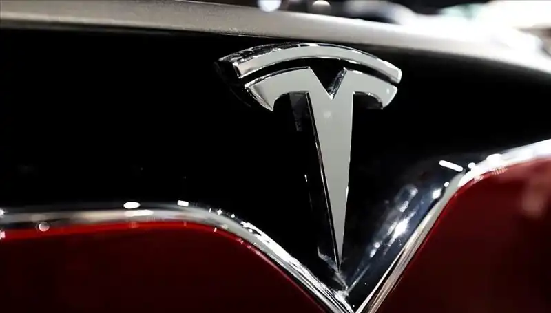 Tesla'da Kriz: Uygun Fiyatlı Model Tartışması ve FSD Beklentisi Büyüyor