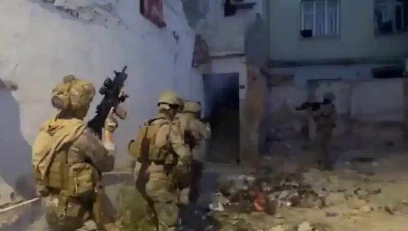75 İlde Büyük Uyuşturucu Operasyonu: 2 Bin 311 Gözaltı!