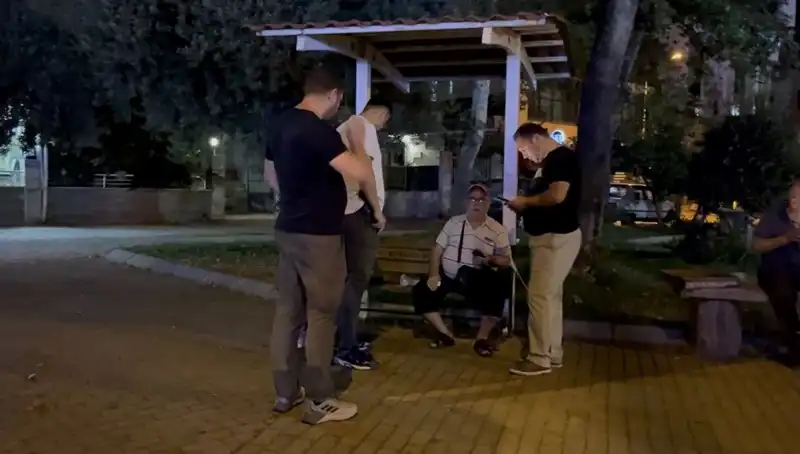 Kısmı Görme Kaybı Olan Adamın Telefonunu Çalan Hırsızlık Olayı: Güvenlik Açıkları