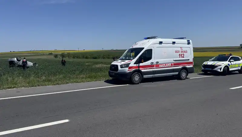 Edirne’de Devrilen Otomobili ile İlgili Şok Gelişme: Yaralılar Hastaneye Kaldırıldı