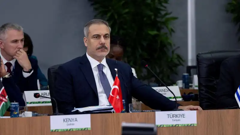 BRICS Zirvesinde Bakan Fidan'dan Yapay Zeka Uyarısı: Tedbirler Alınmalı!