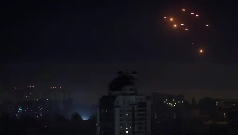 Rusya'nın Kiev Üzerine Hava Saldırıları ve Sumi'deki Tahliyeler Ne Anlama Geliyor?
